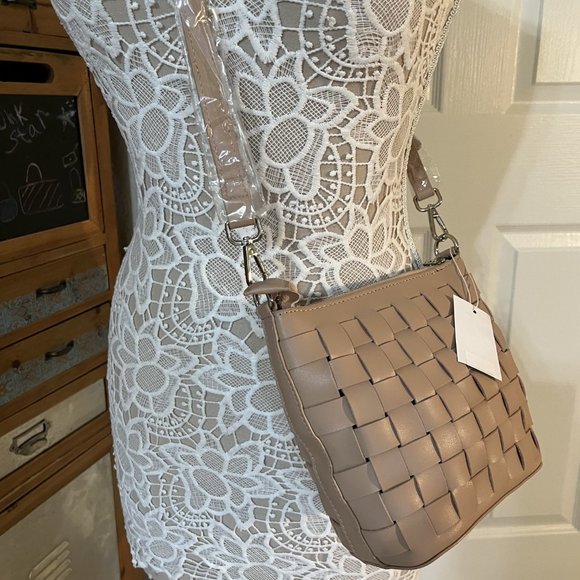 Basket Weave Bucket Bag/ Handbag in Mocha Chino Color - NWT - Picture 4 of 13